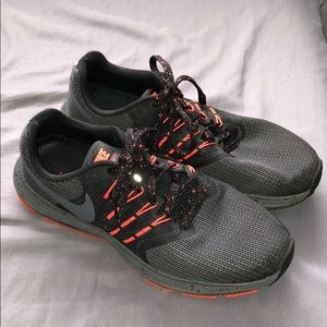 NIKE RUNNING SHOES